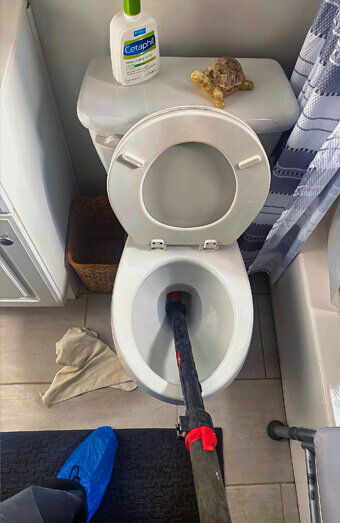 https://blockeddrainskinross.com.au/uploads/2025/07/blocked-toilet-54169.jpg
